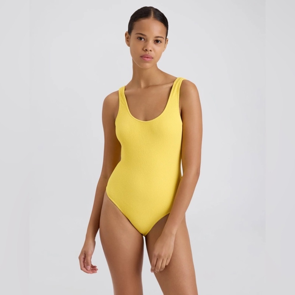 Solid & Striped
Luela One Piece Sunglow NWT